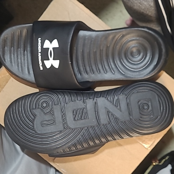 Under Armour Slides - Slippers - Picture 3 of 4